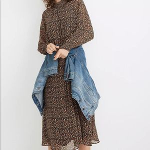 Madewell Re)sourced Georgette Smocked-Neck Midi Dress in Folktale Paisley